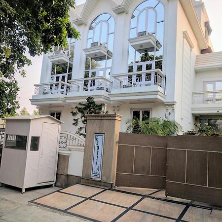 Hotel Exotica Leisure Valley, Гургаон Екстериор снимка