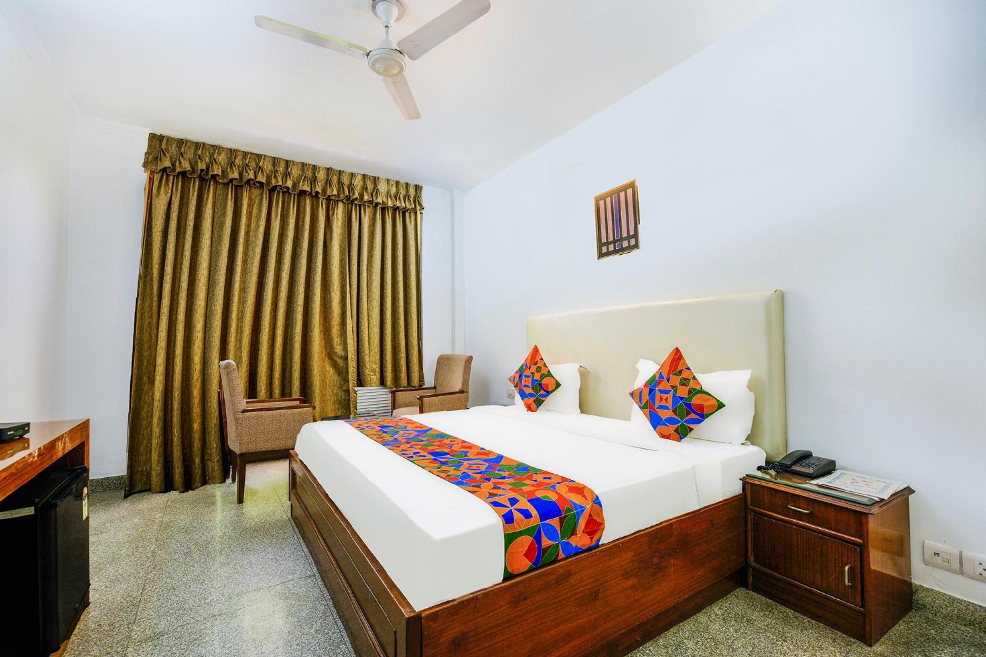 Hotel Exotica Leisure Valley, Гургаон Екстериор снимка