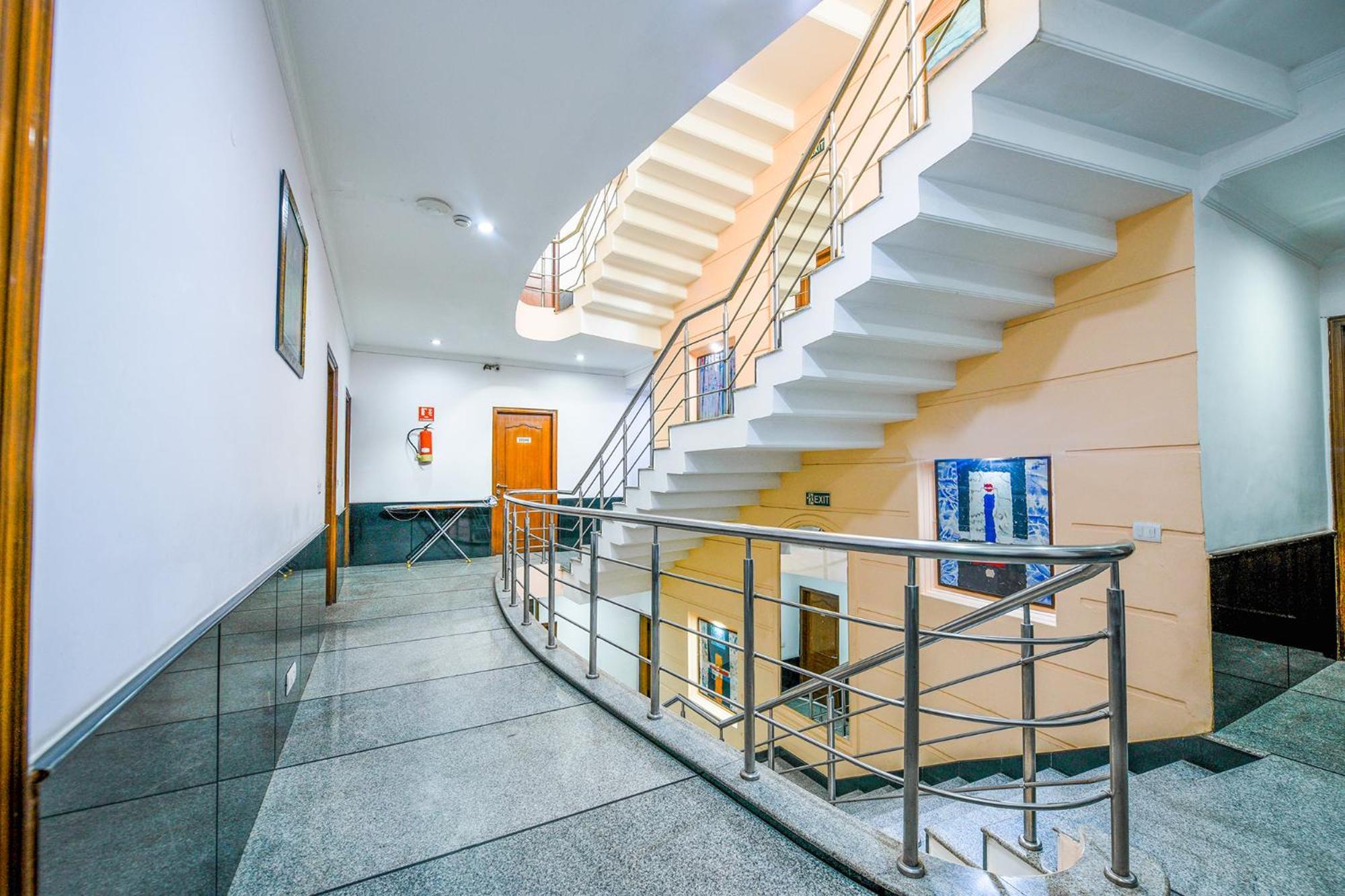 Hotel Exotica Leisure Valley, Гургаон Екстериор снимка
