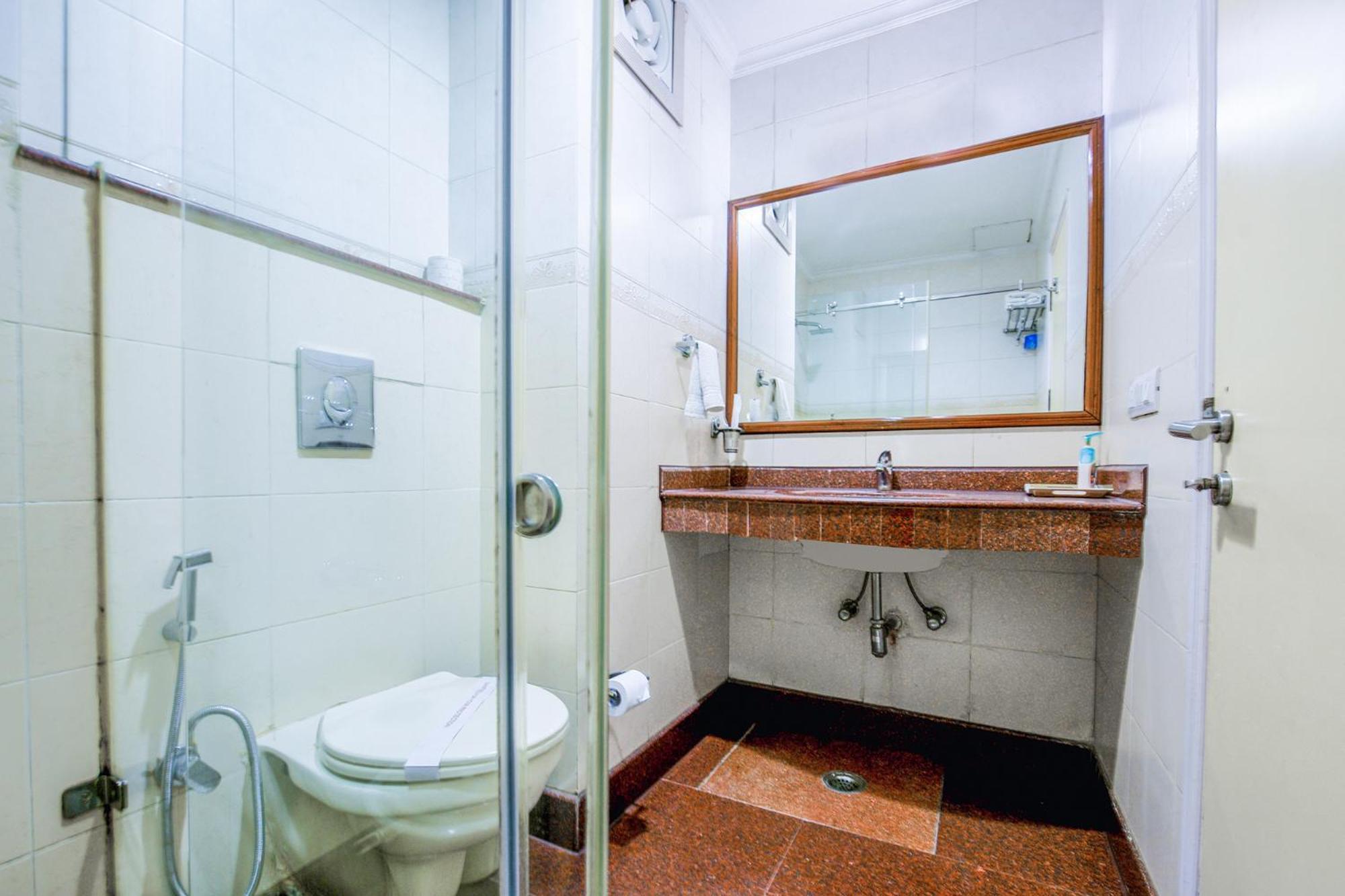 Hotel Exotica Leisure Valley, Гургаон Екстериор снимка