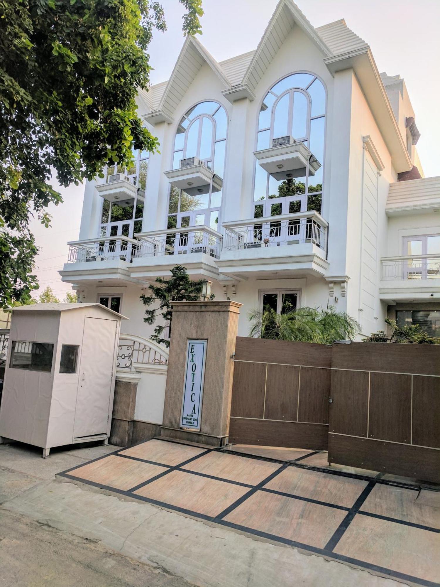 Hotel Exotica Leisure Valley, Гургаон Екстериор снимка